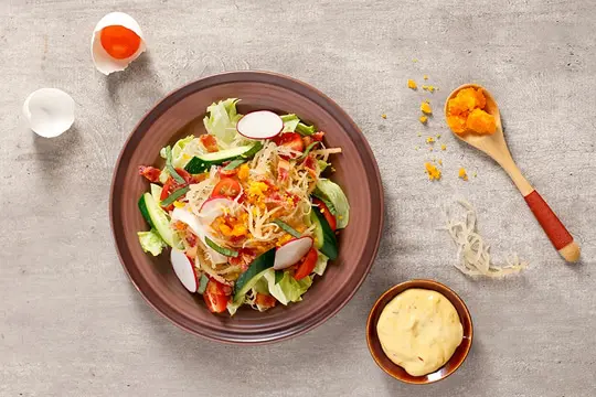 Salad rong sụn trứng muối