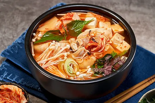 canh nghêu kim chi tía tô