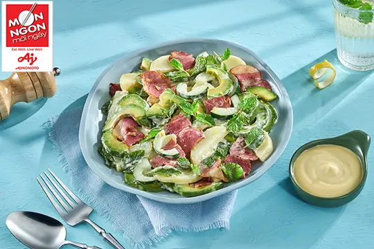 salad bơ bacon