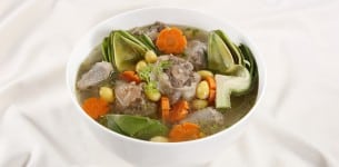 Đuôi bò hầm hoa atiso