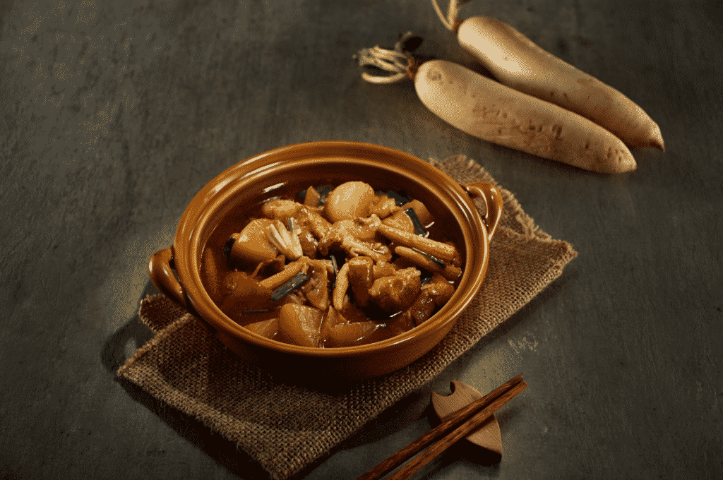 Bí quyết làm thịt giò heo kho củ cải mềm ngon, đúng vị