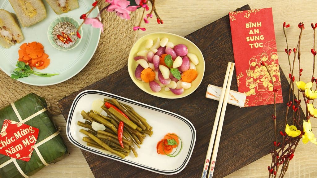 Làm rau muống ngâm giấm và hành tỏi ngâm ăn Tết chuẩn vị