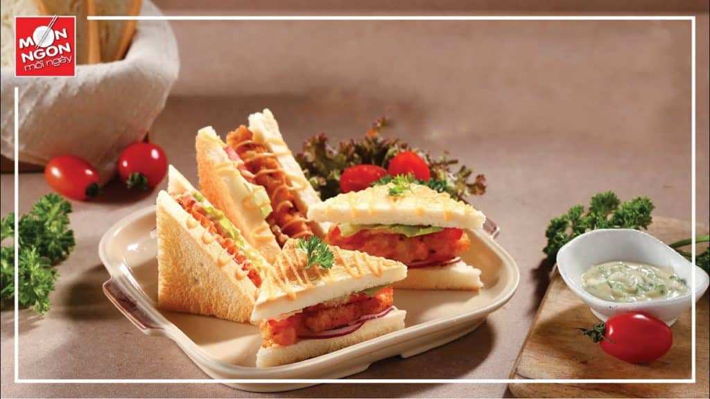 Bữa sáng nhanh gọn, dinh dưỡng với sandwich kẹp chả tôm