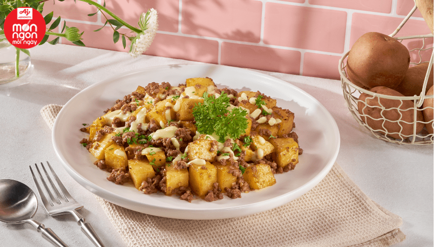 Khoai tây xào thịt bò phô mai