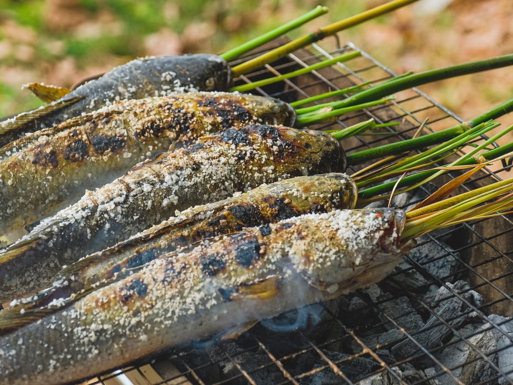 Cá lóc nướng trui là một món ăn vô cùng đơn giản mà thơm ngon