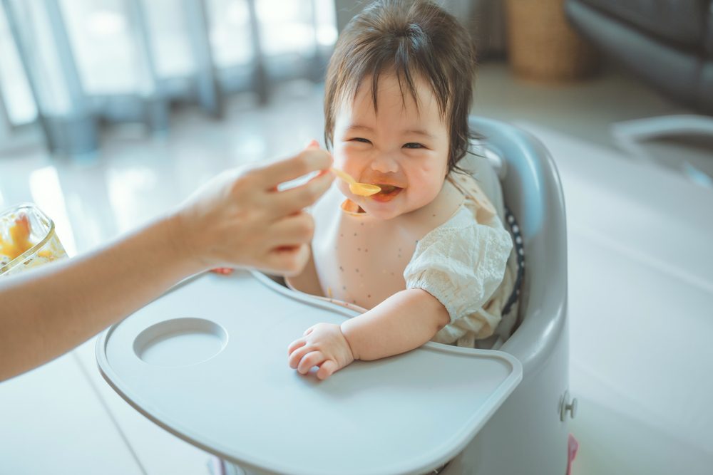 Gia đình nên lựa chọn thực phẩm và đồ dùng tốt cho sức khoẻ của con