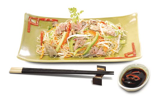 Lòng gà tận dụng từ gà luộc có thể được chế biến làm món miến xào lòng gà