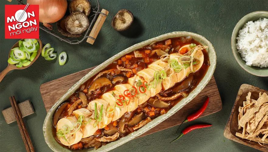 Đậu hũ non sốt cay có hương vị cay nồng, béo nhẹ, khiến người ăn không cảm thấy nhàm chán