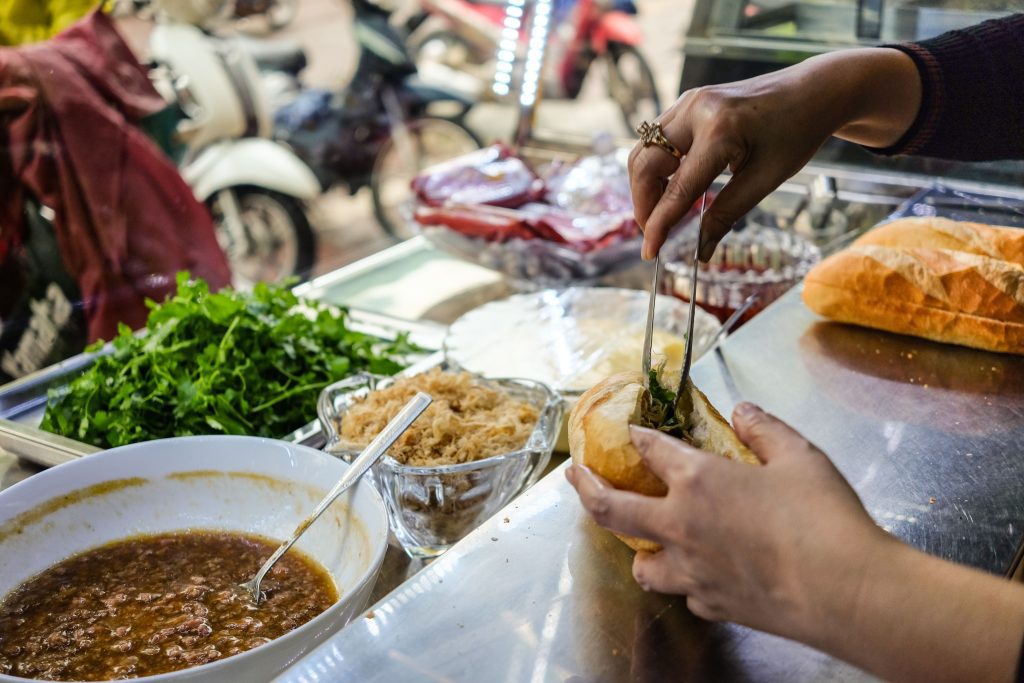 Bánh mì là món ăn sáng quốc dân ở Sài Gòn