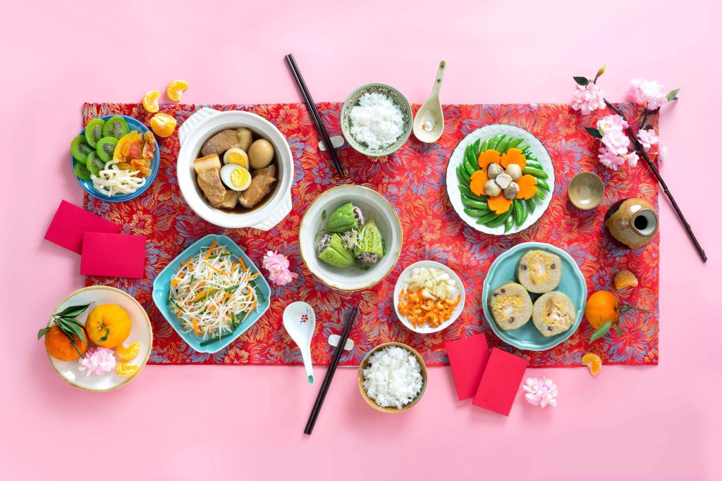 Cùng khám phá mâm cỗ Tết miền Nam vừa ngon vừa dễ làm tại nhà.