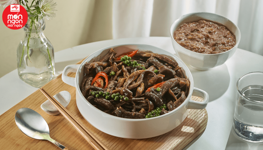 NẤM LỘC NHUNG KHO TIÊU XANH ĂN VỚI CHÁO ĐẬU ĐỎ (chay)