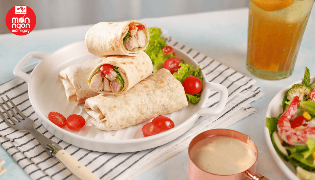 Tacos gà Caesar giòn ngon, gà mềm đậm vị, hợp bữa ăn nhanh tiện lợi, hấp dẫn