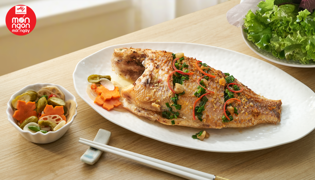 Cá Điêu Hồng Nướng Kèm Dưa Nụ Ngâm Chua