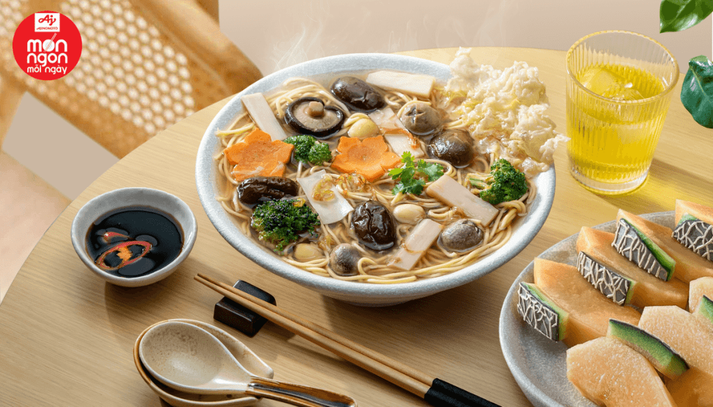 Mì nấm củ hủ dừa ngọt thanh giòn mát, món chay ngon cho lễ phật đản