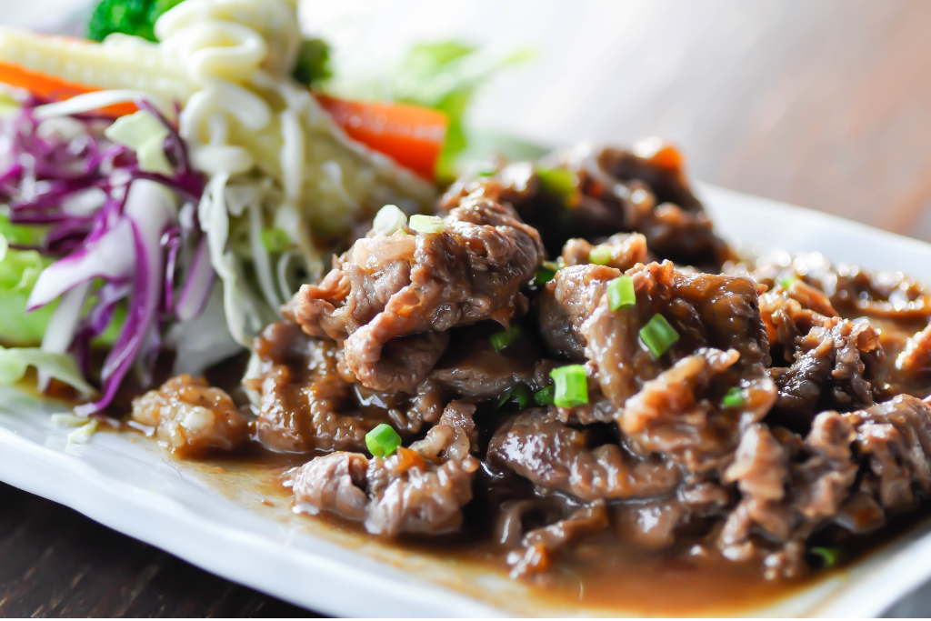 Món bắp cải tím xào thịt bò với màu sắc đẹp mắt