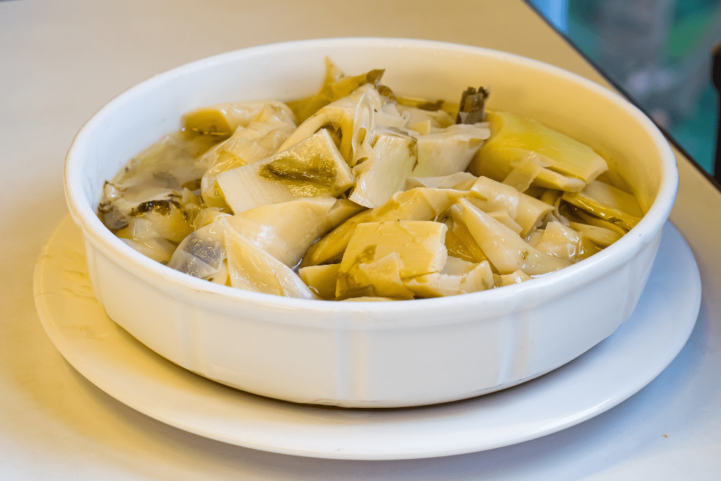 Canh chả cá thát lát nấu măng chua đậm vị