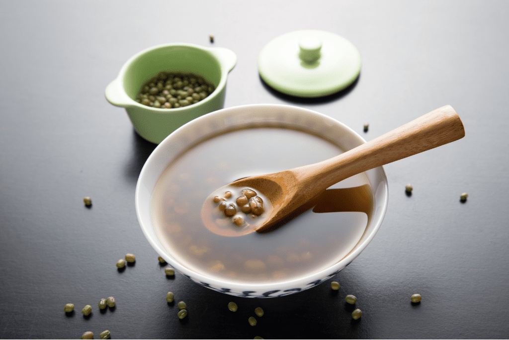 tác hại khi uống nước đậu để qua đêm không đúng cách