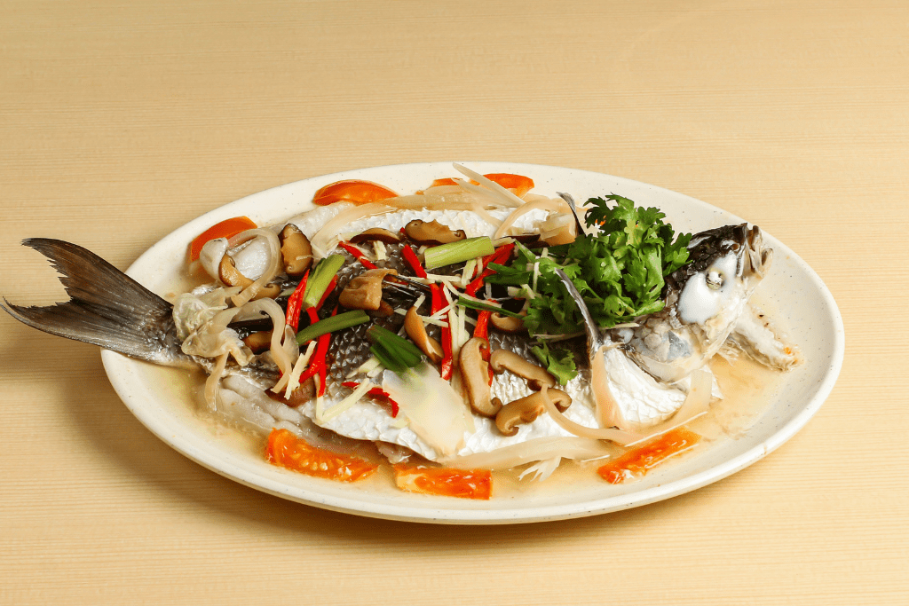 Cá đối hấp gừng hành thơm nhẹ, thịt mềm, không tanh