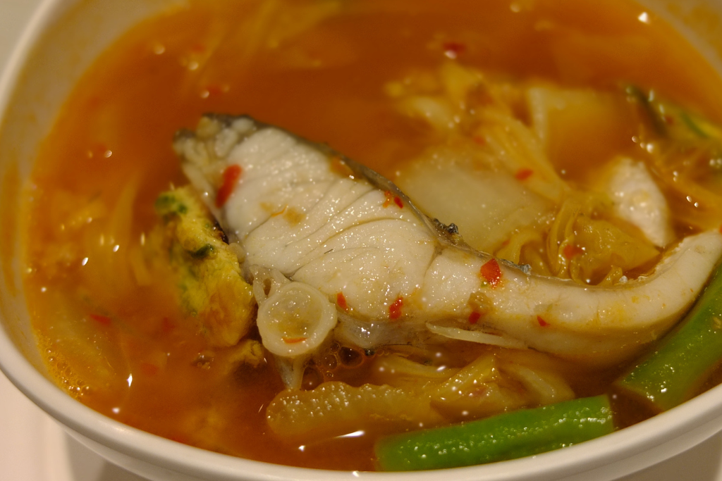 cách sơ chế phi lê cá ngừ đại dương nấu canh chua không tanh