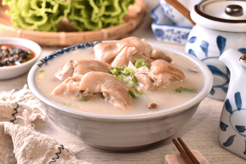 cách nấu giò heo ngon mềm với khoai môn béo bùi dễ làm