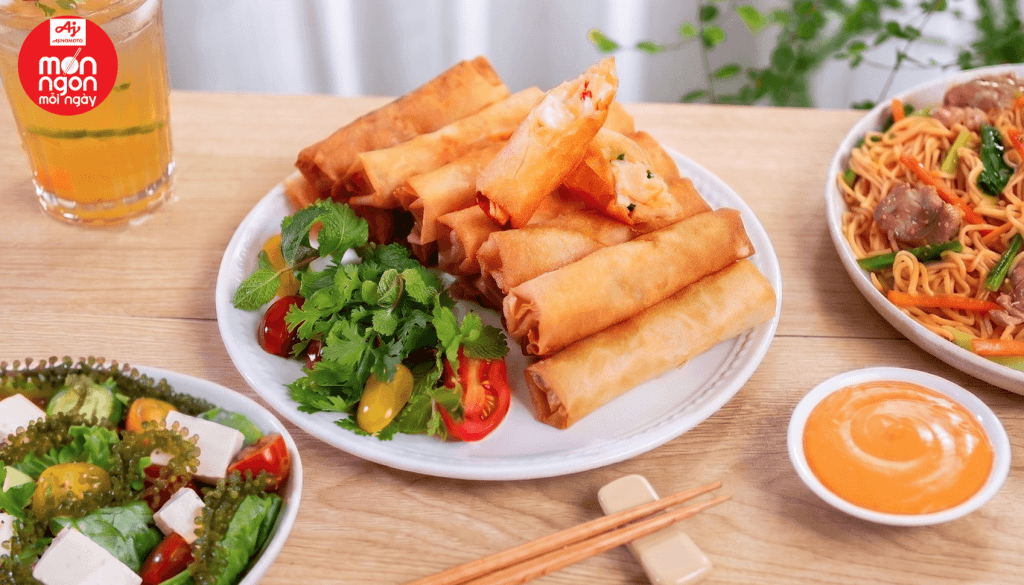Chả giò tôm mayo giòn rụm, nhân tôm đậm vị, chấm xốt mayonnaise béo ngậy hấp dẫn