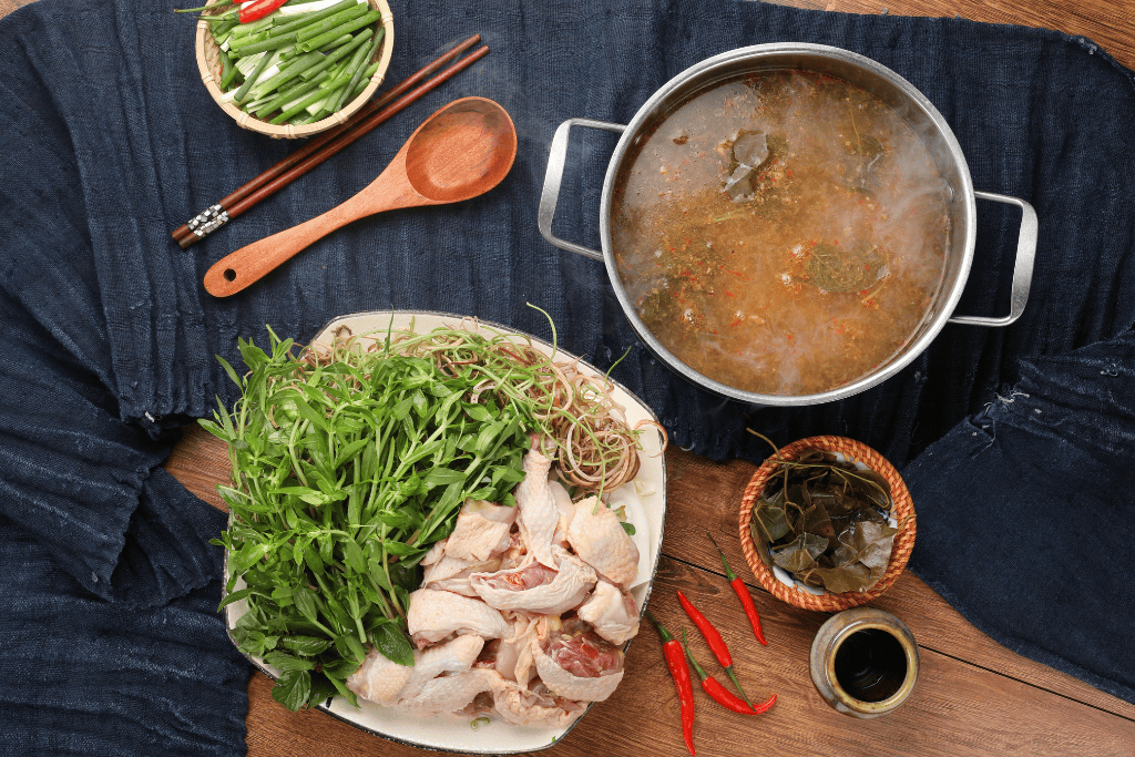 rau nấm ăn kèm lẩu gà ớt hiểm