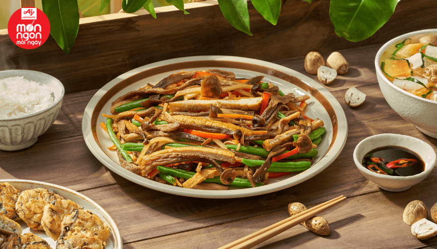 Rau củ xào nấm lộc nhung giòn ngọt, thanh đạm, thích hợp bữa cơm mùa Vu Lan