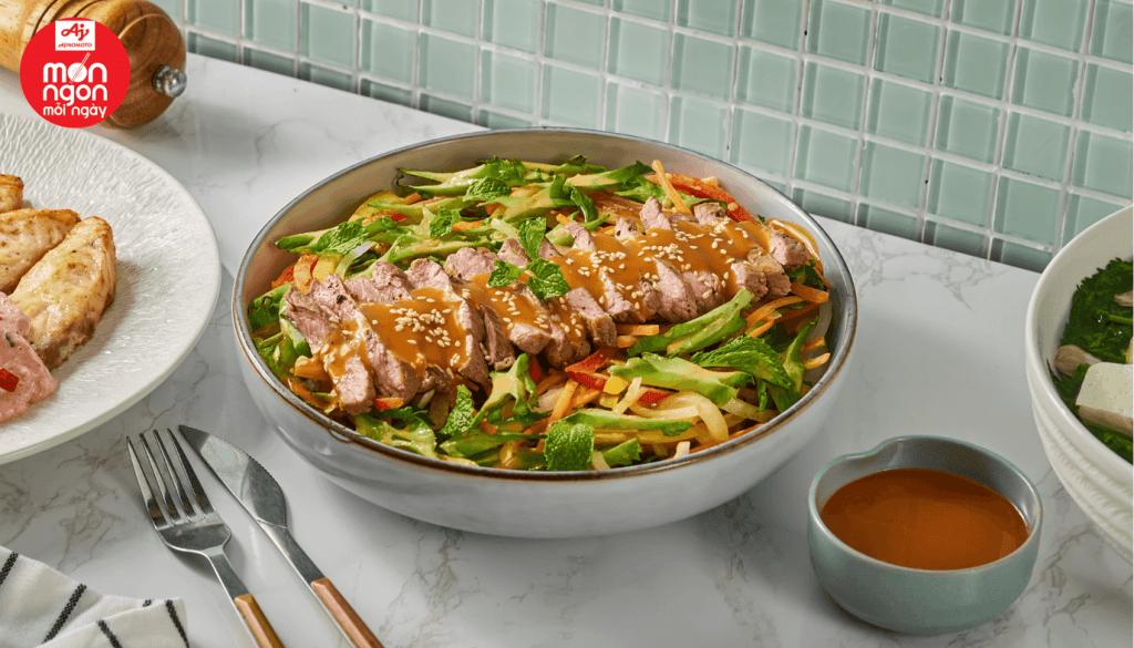 Salad đậu rồng thịt bê giòn mát, thịt bê mềm ngọt cùng xốt phô mai cay béo thơm cho mọi bữa cơm nhà