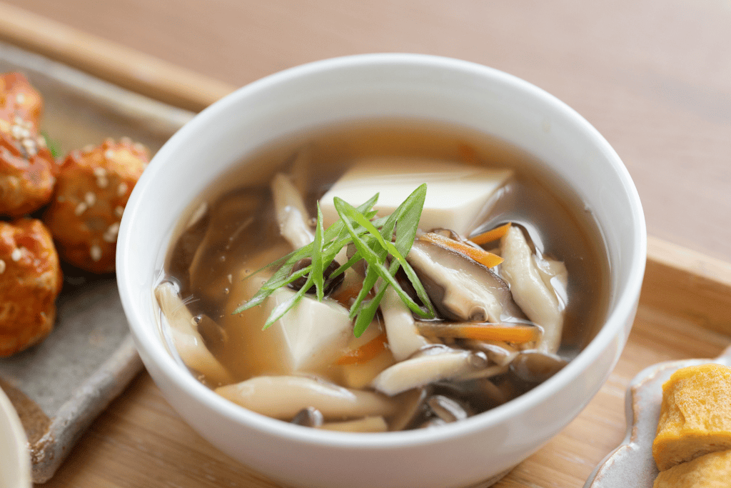 mẹo chọn nấm tươi nấu canh ngon
