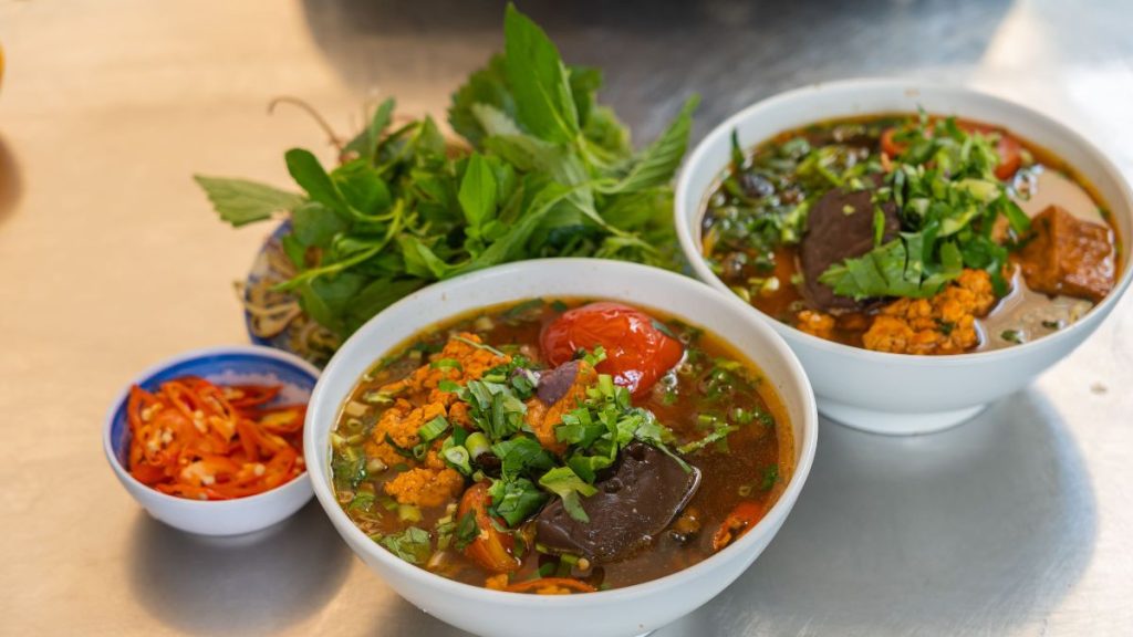 cách nấu bún riêu cua truyền thống