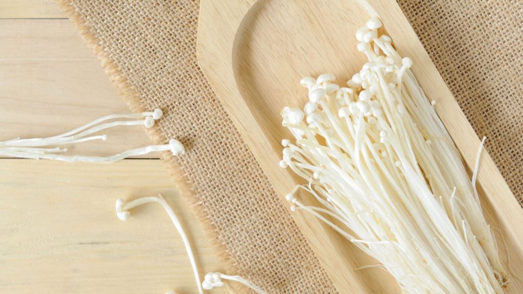 cách sơ chế nấm kim châm đúng cách
