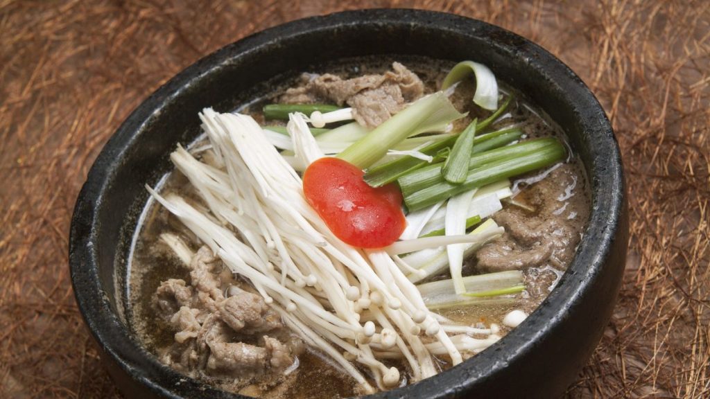 canh nấm kim châm thịt bằm