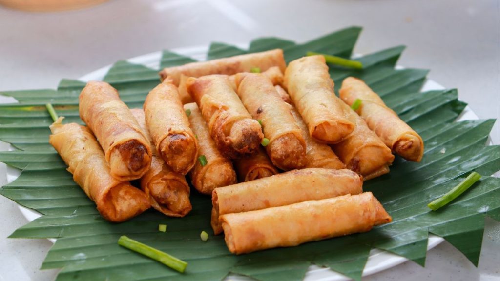 mâm cơm gia đình ram tôm