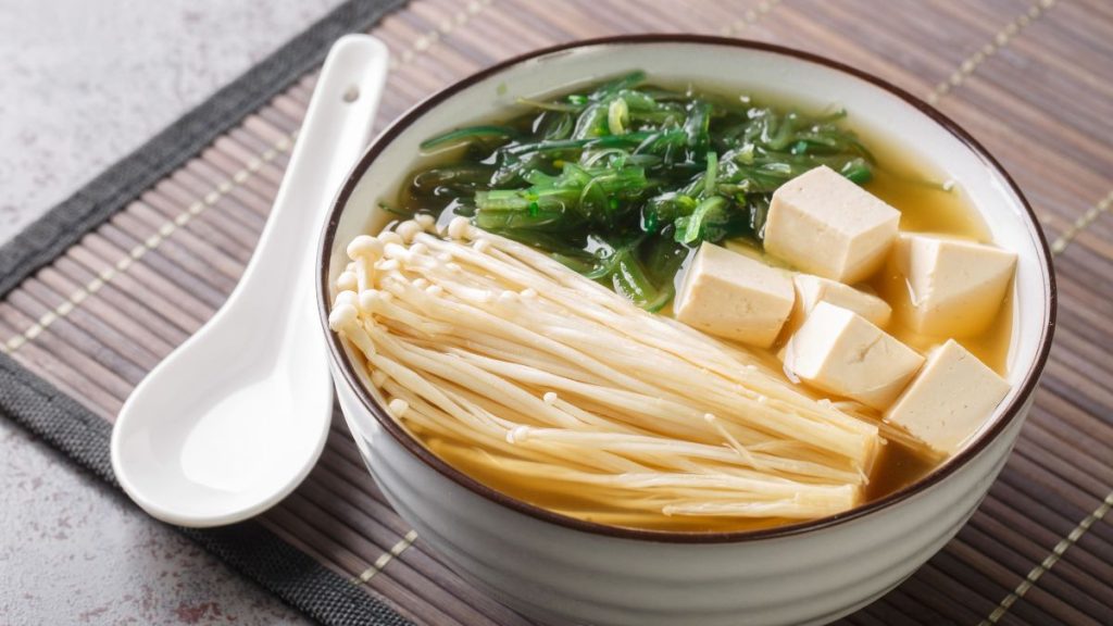 súp nấm kim châm đậu hũ non