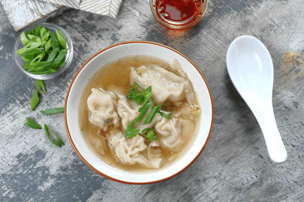 hoành thánh chay nấu nước dùng rau củ