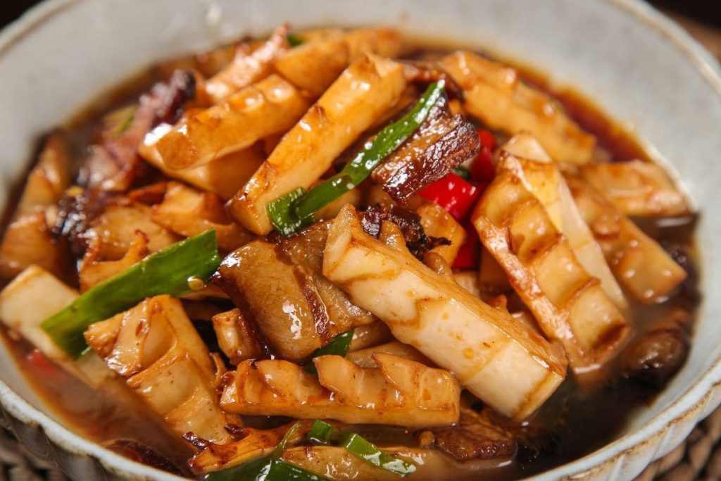 Măng tươi xào thịt ba chỉ
