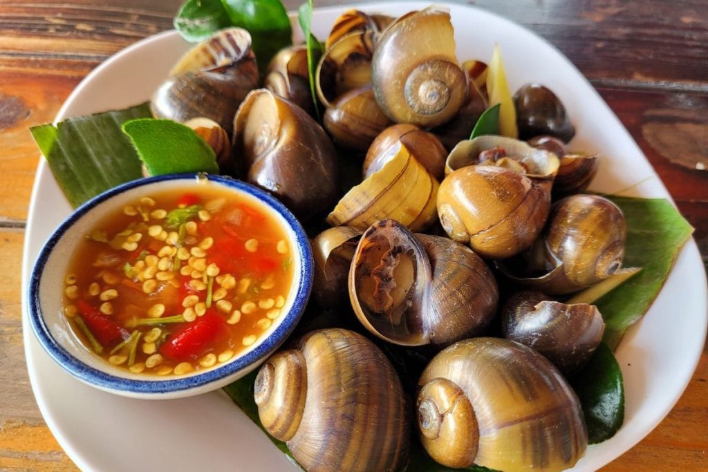 cách hấp ốc nhồi với sả gừng